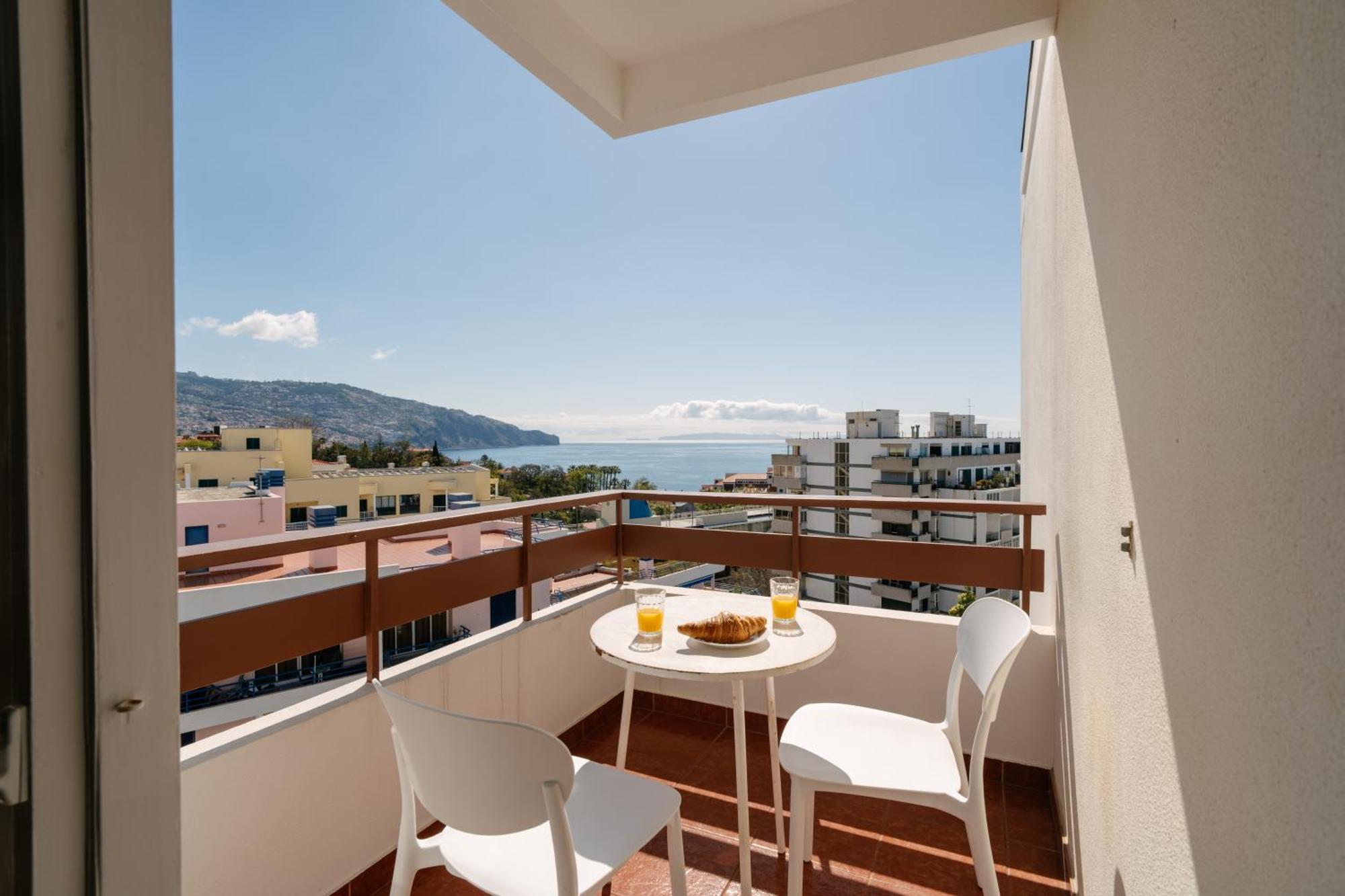 Casa Branca Apartments By Wanderlust Madeira, Vacation Rentals Фуншал Екстериор снимка