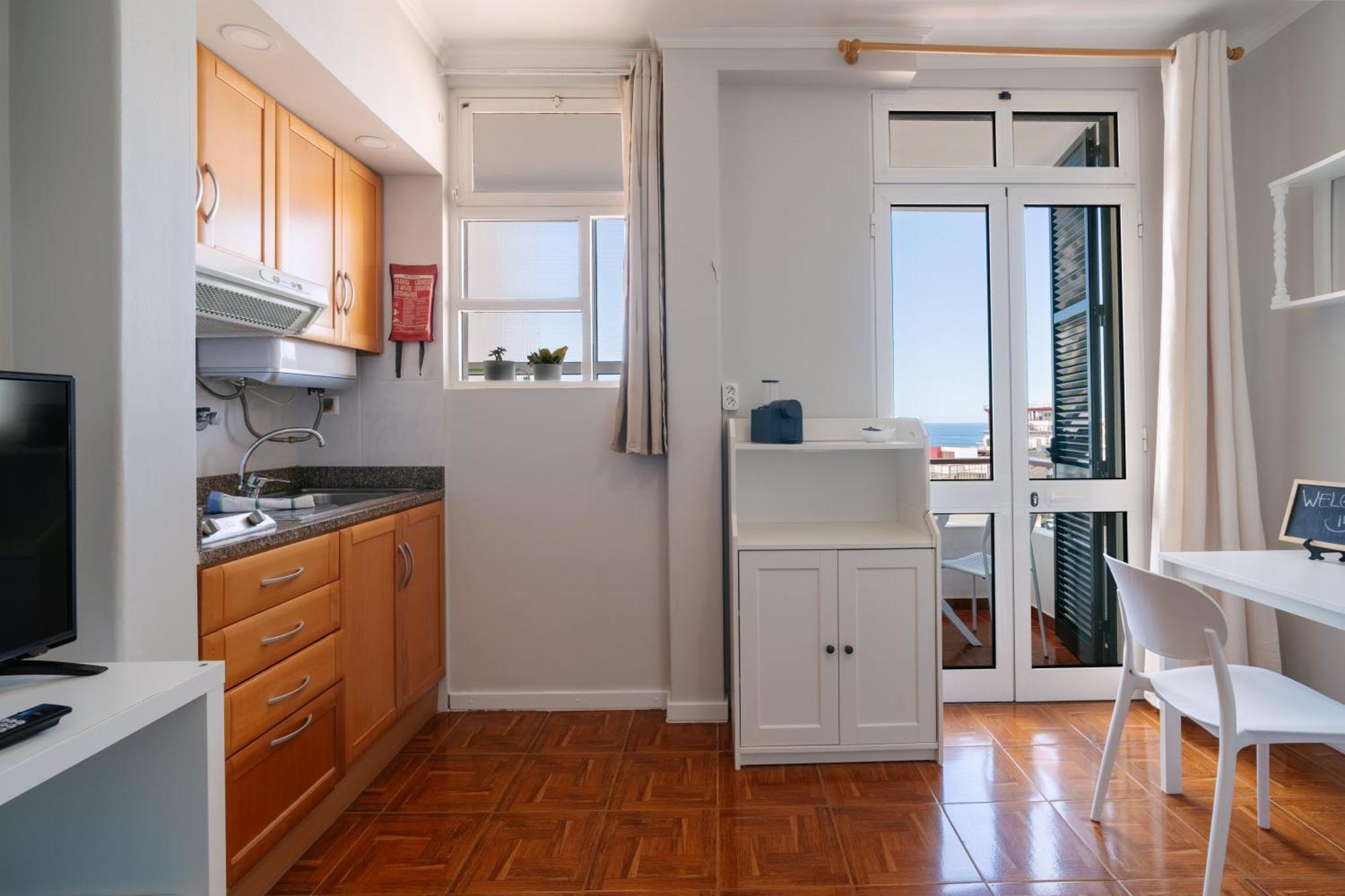 Casa Branca Apartments By Wanderlust Madeira, Vacation Rentals Фуншал Екстериор снимка